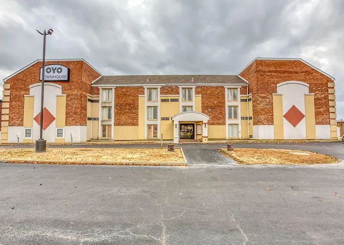Resorts Guide Oyo Townhouse Tulsa Woodland Hills
