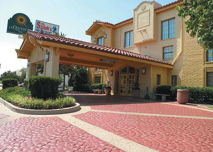 Motels Baymont By Wyndham Tulsa Broken Arrow